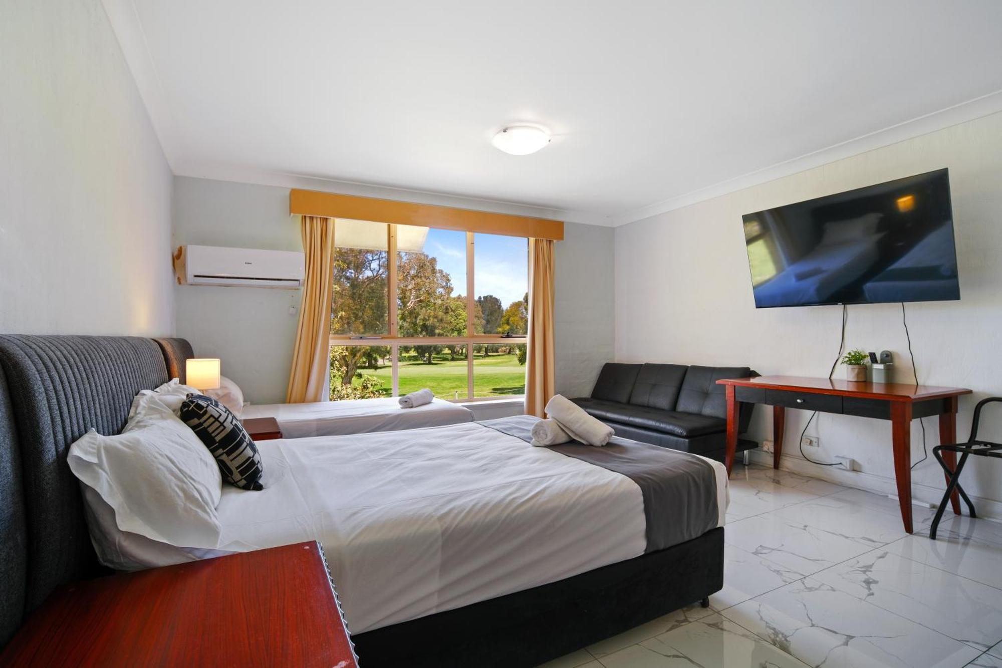 Golf Place Inn Wollongong Primbee Екстериор снимка