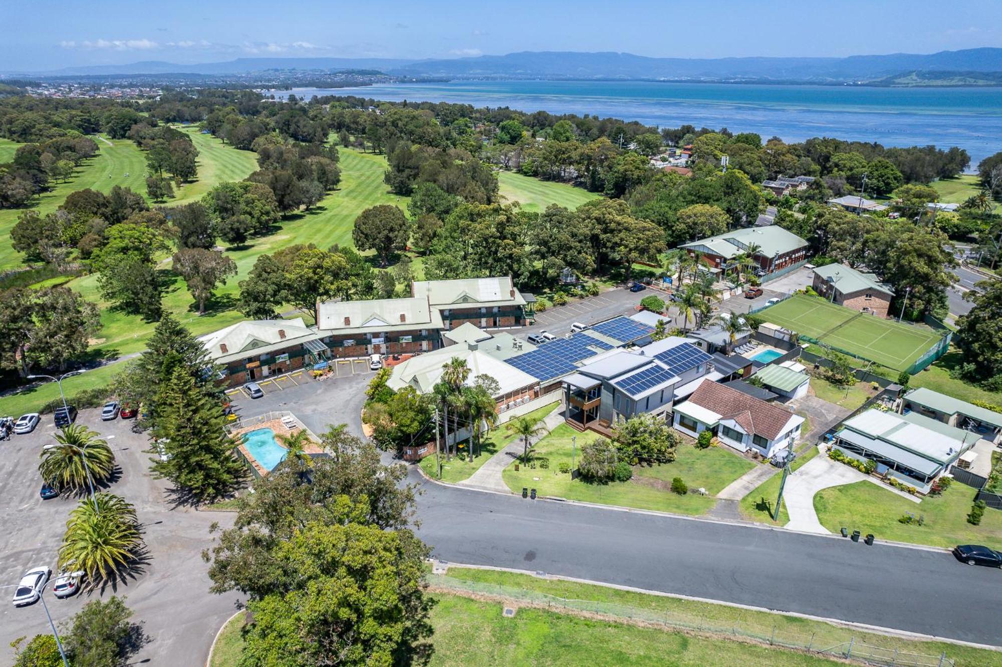 Golf Place Inn Wollongong Primbee Екстериор снимка