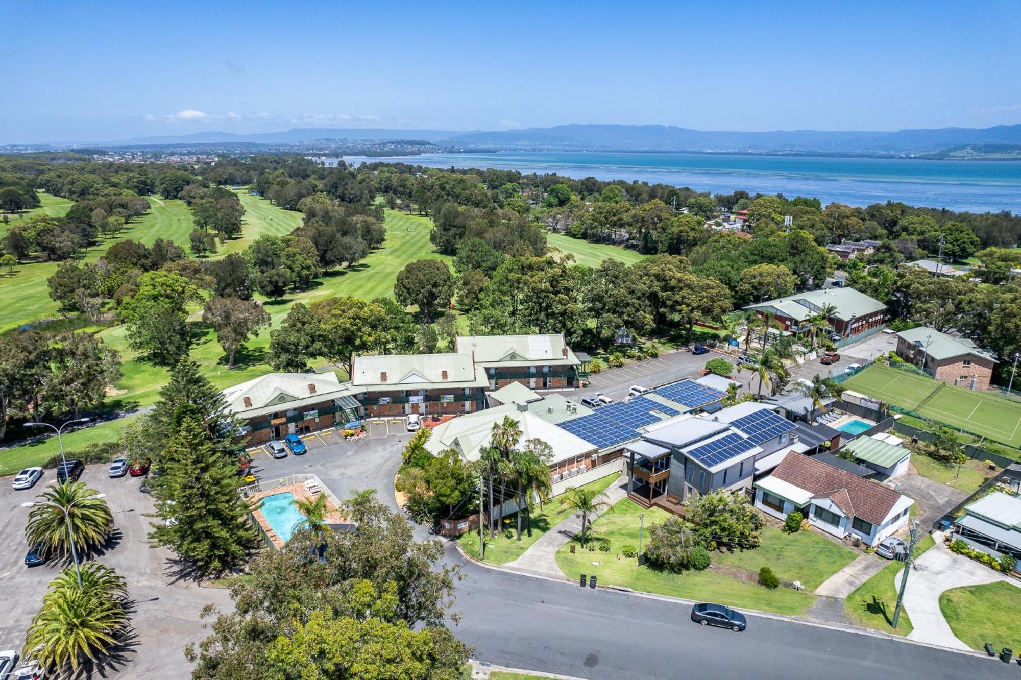 Golf Place Inn Wollongong Primbee Екстериор снимка