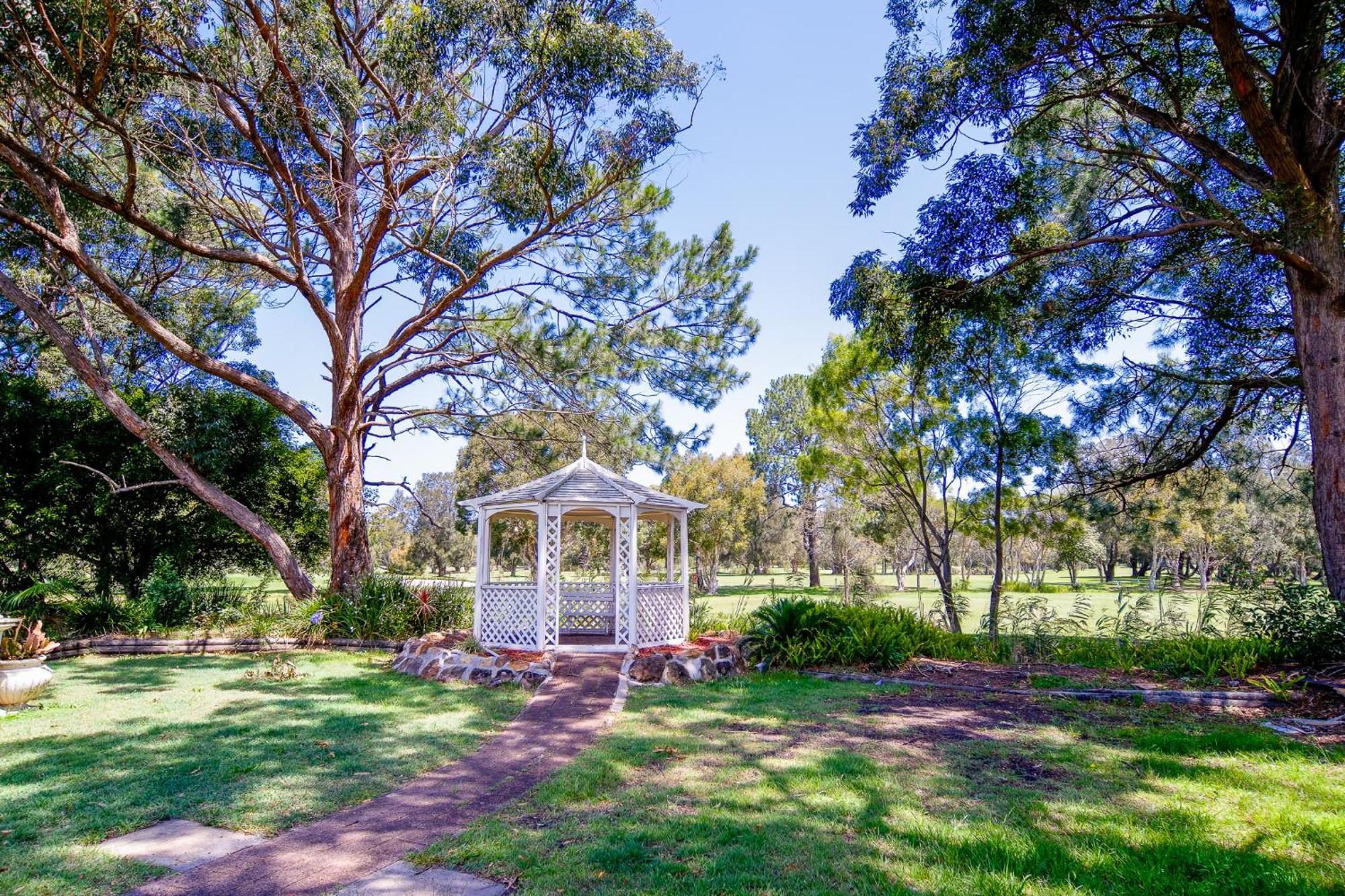 Golf Place Inn Wollongong Primbee Екстериор снимка